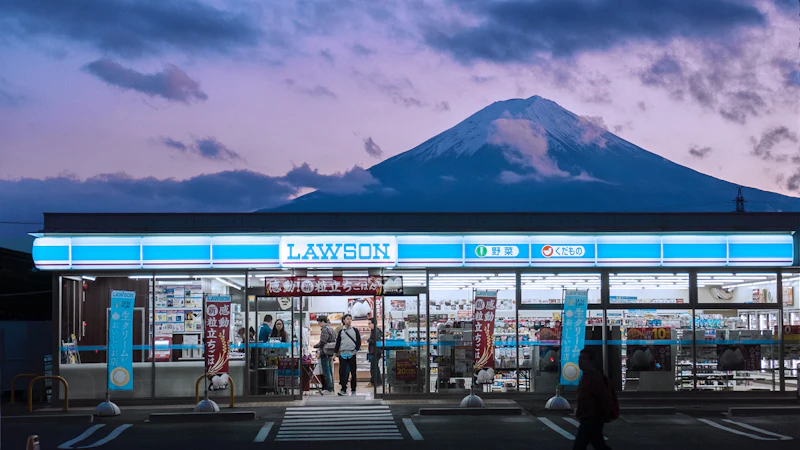Lawson cafe with mountain at distance photograph